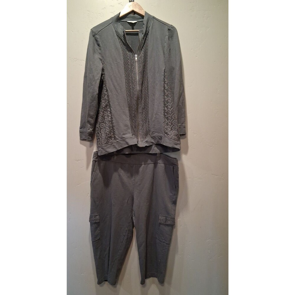Coral Bay 2 pc Set: Women’s L Gray Long Sleeve Full Zip Jacket and Capris Pocket